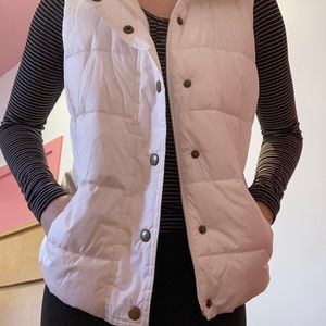 White puffer vest, size small Old Navy